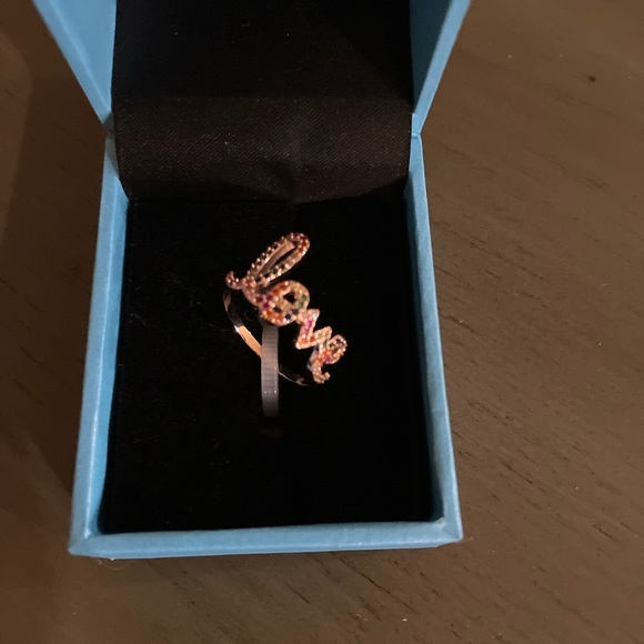 Love Ring - Picture 6 of 7